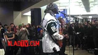 Wyclef Freestyles At Best Buy & Mentions 50 Cent...Is This A Diss???