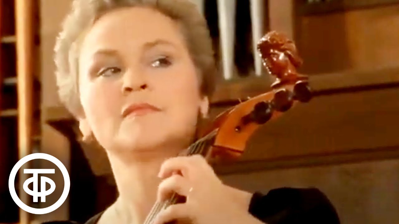 Бах. Соната №1 для виолы и клавесина. Часть 4. Исполняют Алла Васильева ...