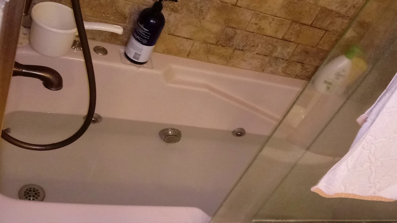 Taking a Bath,  Splash Sound Effects