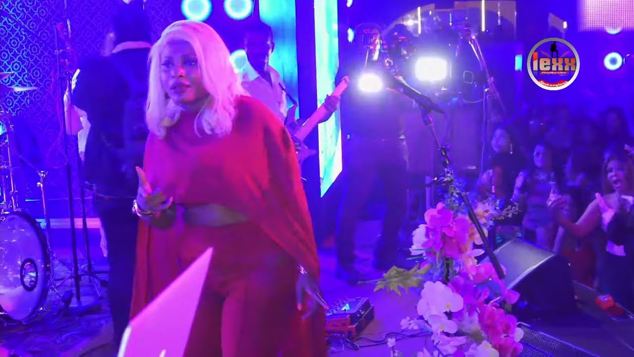 ZILE ANIE ALERTE FULL PERFORMANCE SOIRÉE DES ROSES AVEC RUTSHELLE LIVE @ CLUB BENTLEY'S  02 14 2026