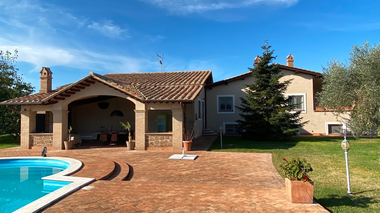 ⚠️RIBASSO  DI PREZZO⚠️ ⬇️ meno € 741.000,00 Esclusiva e prestigiosa villa con piscina e parco