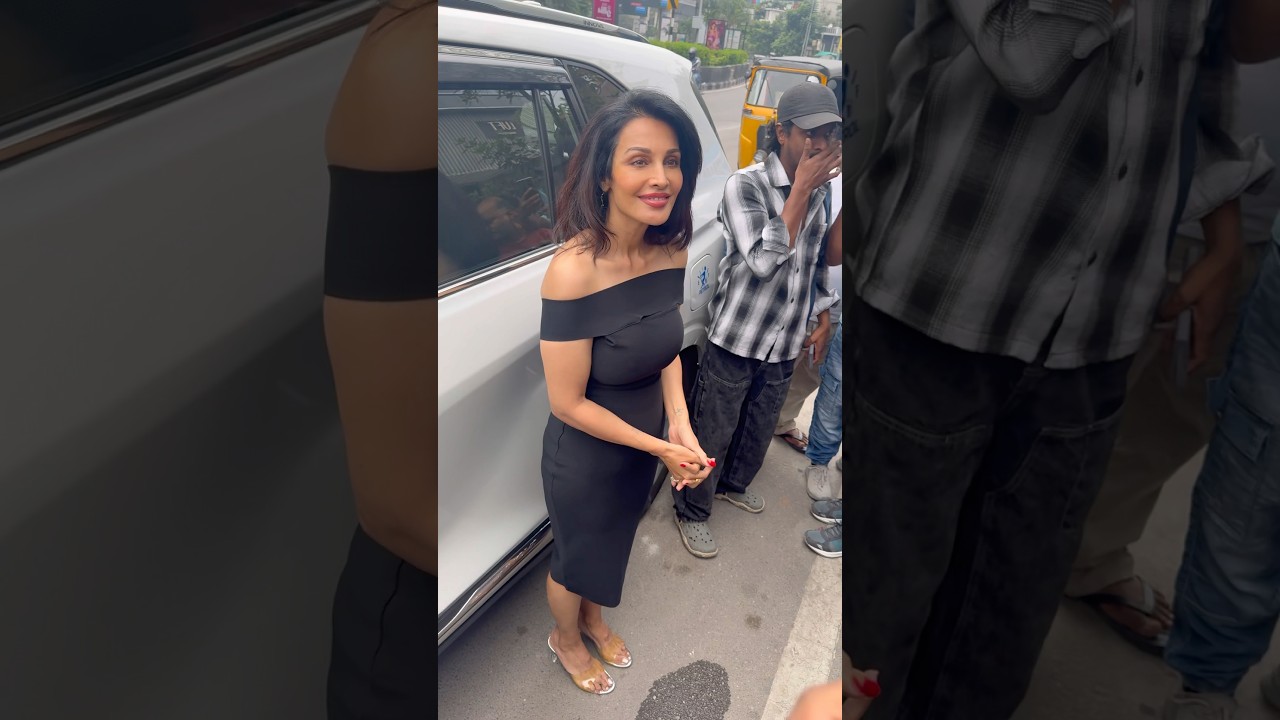 Flora shocking looks | flora saini exclusive video |  Bigg Boss nine flora | Emmanuel tanuja srijja2