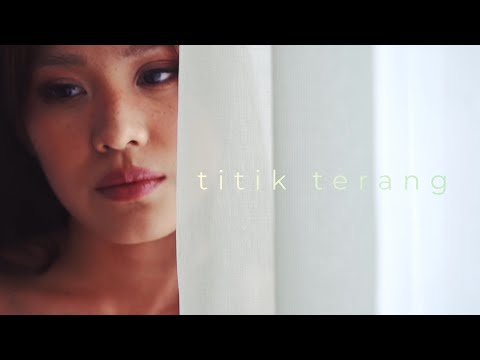 Sheryl Sheinafia - Titik Terang (Official Lyric Video)