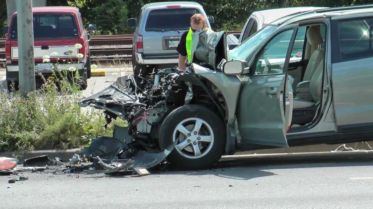 CAR CRASH HIT SEMI TRUCK ON AVE NEW WESTMINSTER