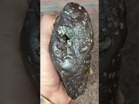 فکر میکردیت همچنین شهاب سنگی وجود داشته باشه  شهاب سنگ النیزک