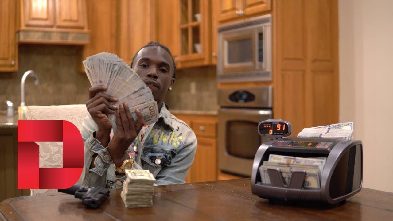 Ziggy Trapal0t - Thumbin Thru Them Hundreds [DelValle Studios Premiere]
