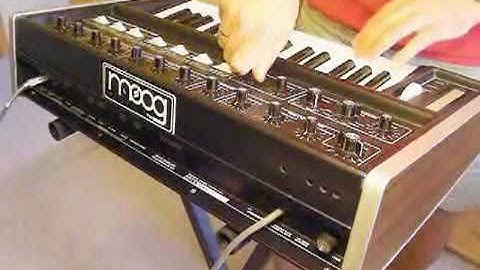 Moog Micromoog Analog Synthesizer (1975)