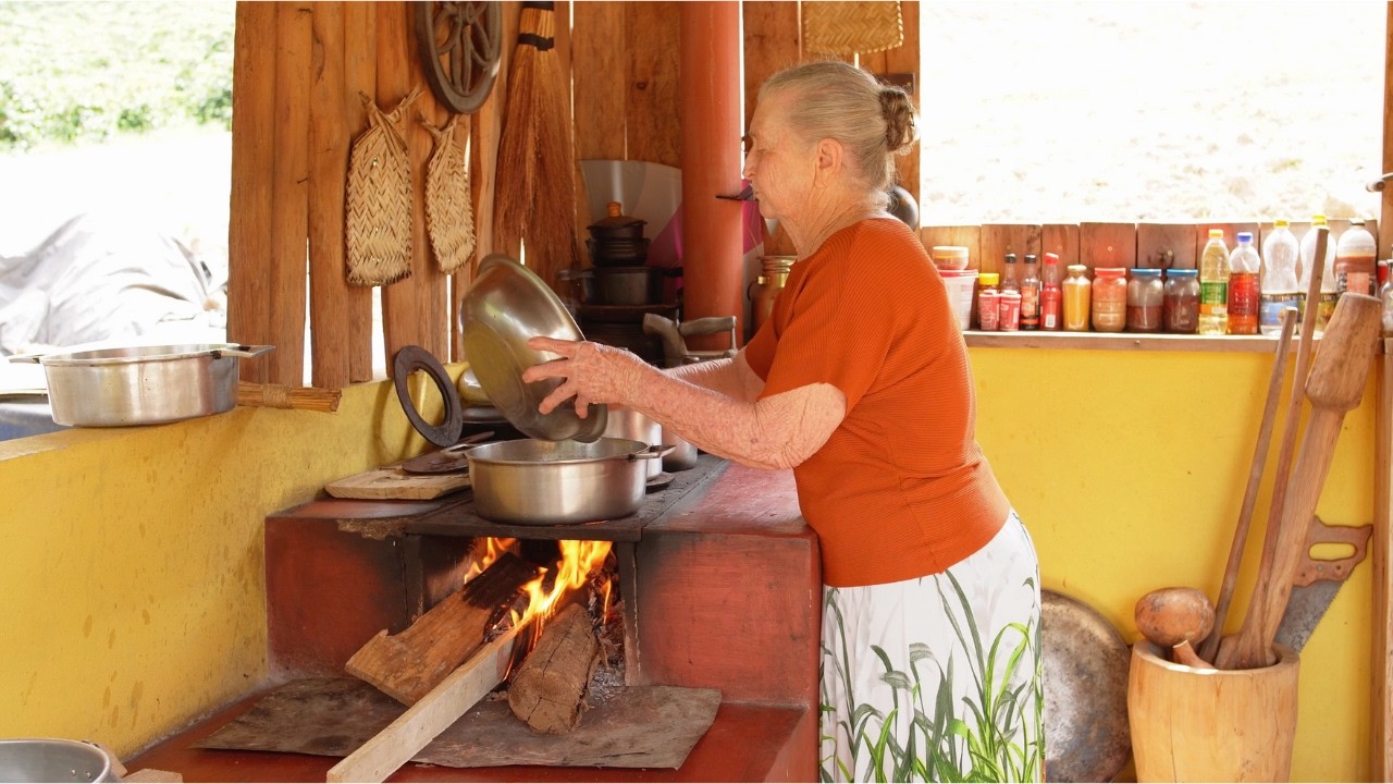 Корни приготовления на дровяной печи всё ещё живы