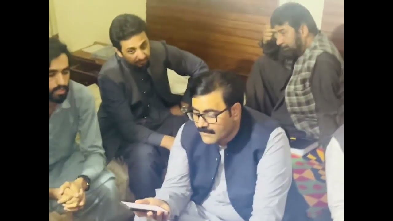 جھالاوان میڈیکل کالج خضدار کے بوائز ہاسٹل کا دورہ کر رہے ہیں اور طلبہ کے مسائل سن