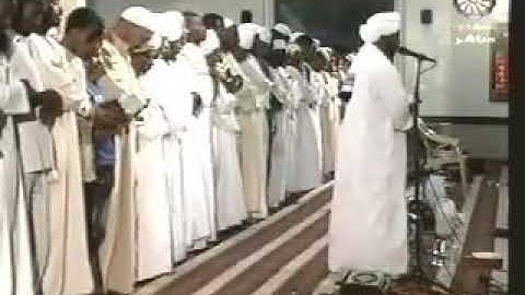 من اجمل ماقراء شيخ الزين محمد بداية سورة الصافات تراويح 2011