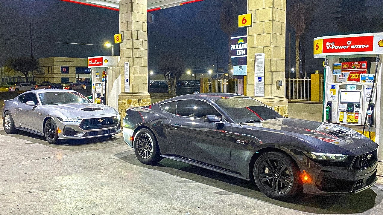 LOUD S650 MUSTANGS TERRORIZE THE STREETS AT 12AM *POV* - YouTube