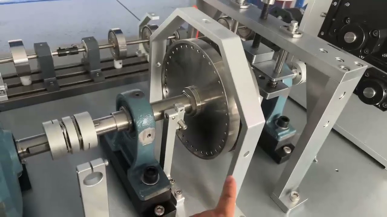 Rigid rotor fault simulation study Dynamic balancing experiment Coupling alignment calibration