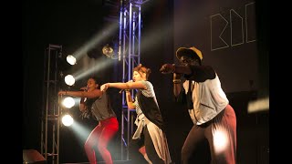 Strange Froots - "Getcha Froot On" (Live at Ancienne École des beaux-arts for the RIDM Festival)