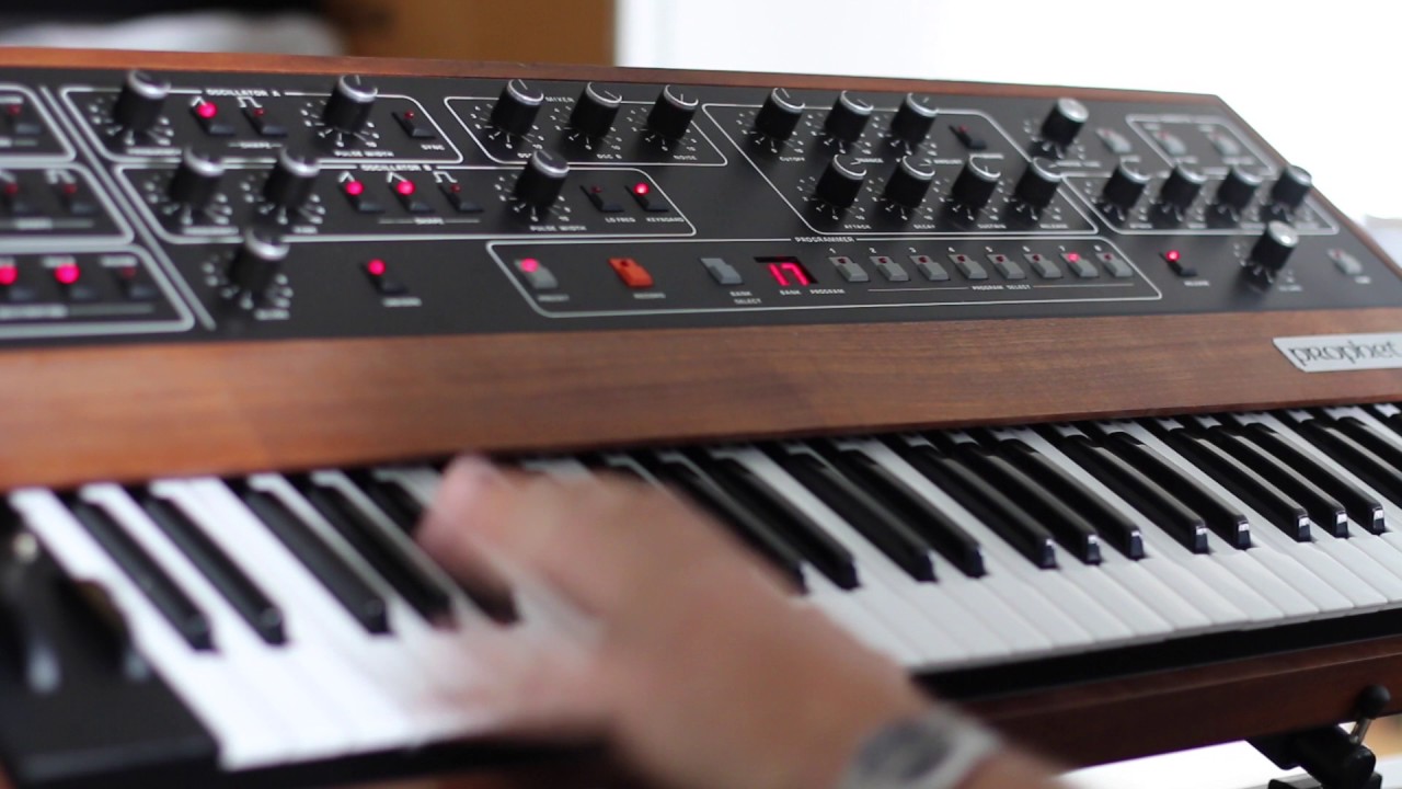 Guarda Sequential Circuits Prophet 5 aftertouch mod su YouTube Guarda Sequential Circuits Prophet 5 aftertouch mod su YouTube