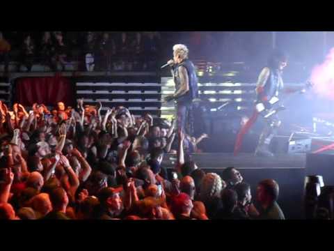 Sixx AM We Will Not Go Quietly clip LIVE