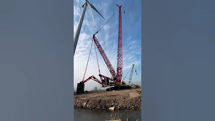 Monster Cranes at Work: The Thrill of Heavy Industry (Why Men Love It!)