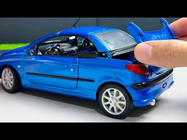 THE ROOF OPENS! ☀️ 1:18 Peugeot 206 CC Diecast Model Car