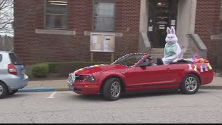 St. Clairsville officials spread some Easter cheer with the community