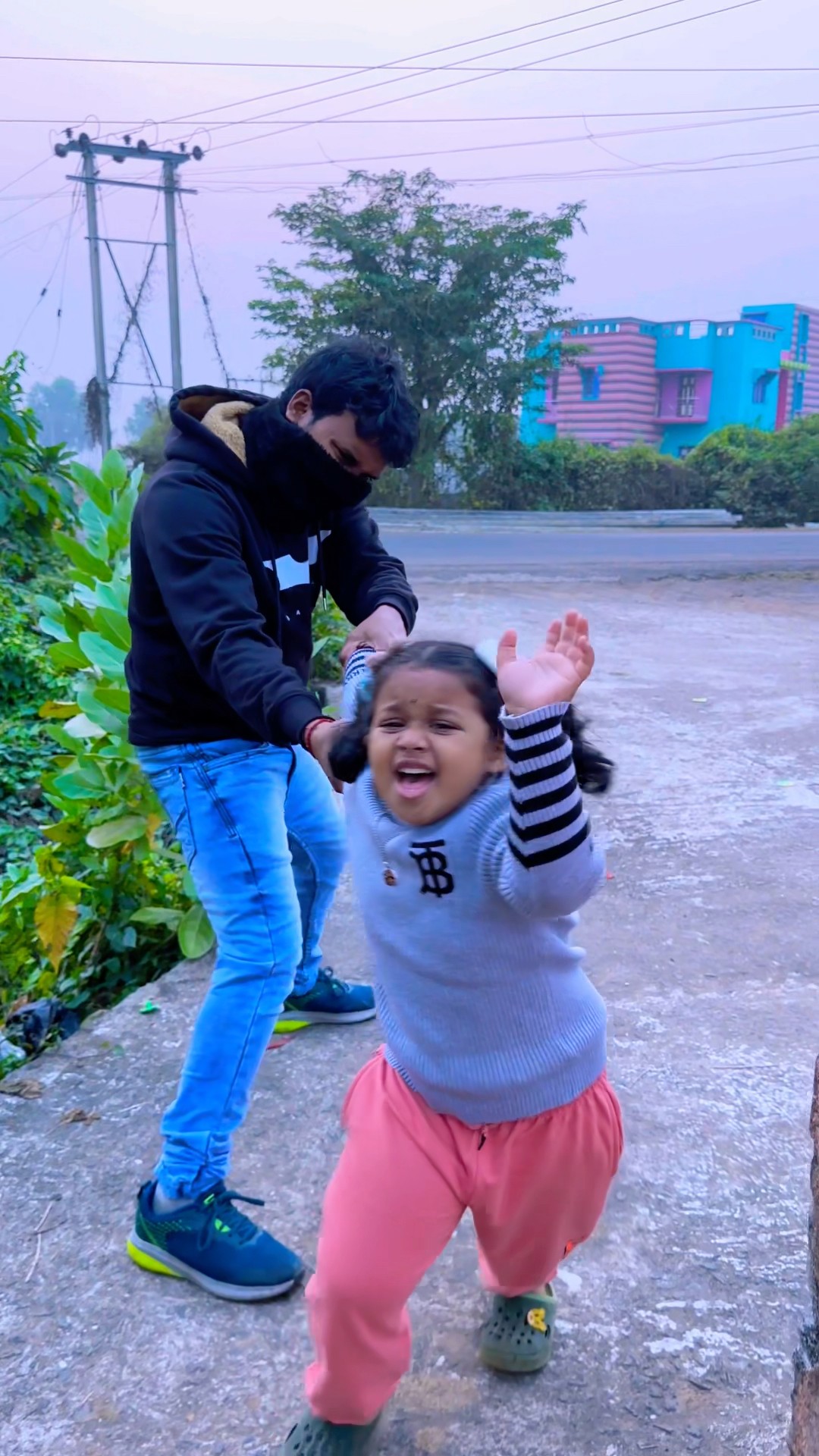 Misti Ko Pakad Liya ? #viral #shorts #trending #shortvideo