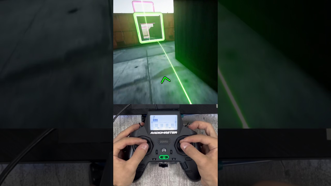 Российский пилот дрона на очередной тренировке 