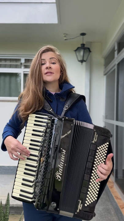 Bia Socek - Comadre e compadre na sanfona (solo de sanfona) #biasocek #sertanejo  #saojoao