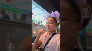 It’s a small world, correspondent,Zoë.  #disneyworld #magickingdom #itsasmallworld #funny #vacation