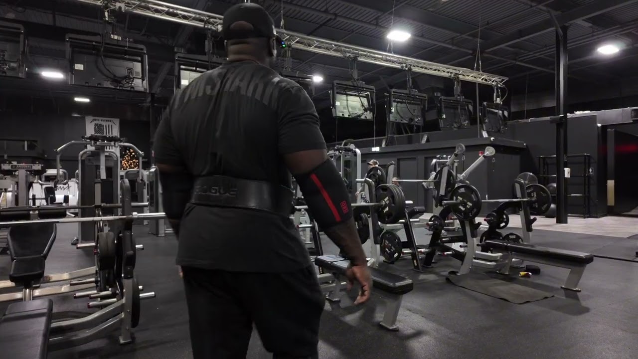 Chest Day Training At Ønyx Fitness 