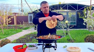 видео: ДЖИЗ-БЫЗ на сковороде САДЖ - Легендарное Блюдо Кавказа! картинка: ДЖИЗ-БЫЗ на сковороде САДЖ - Легендарное Блюдо Кавказа!