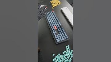 Nothing beats a keyboard ASMR 🤤The Keychron V6 with silent red switches 🫵link in bio #keyboardasmr