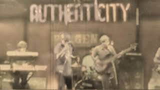 Download lagu Uncle Lee Band - Merah Muda