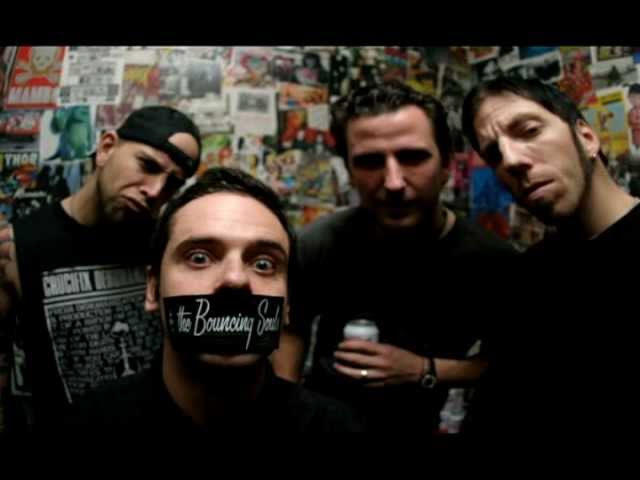 在 YouTube 上觀看「The Bouncing Souls - Lamar Vannoy (With Lyrics - Con letras)」 在 YouTube 上觀看「The Bouncing Souls - Lamar Vannoy (With Lyrics - Con letras)」