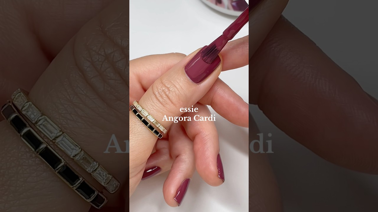 Angora Cardi, essie nail polish swatch 🍂 ☕️ 💅 