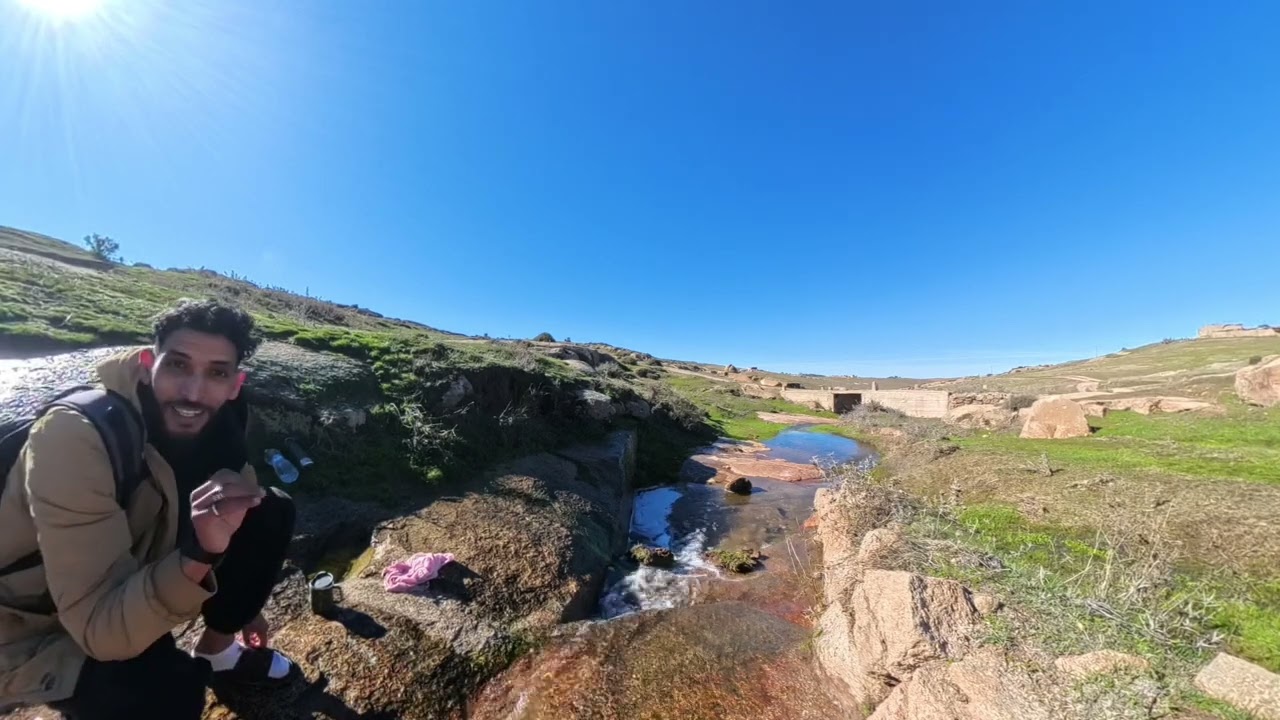 خروج ماء طبيعي من وسط الصخرة عين 👁️ الحامض للشفاء⛰️❤️