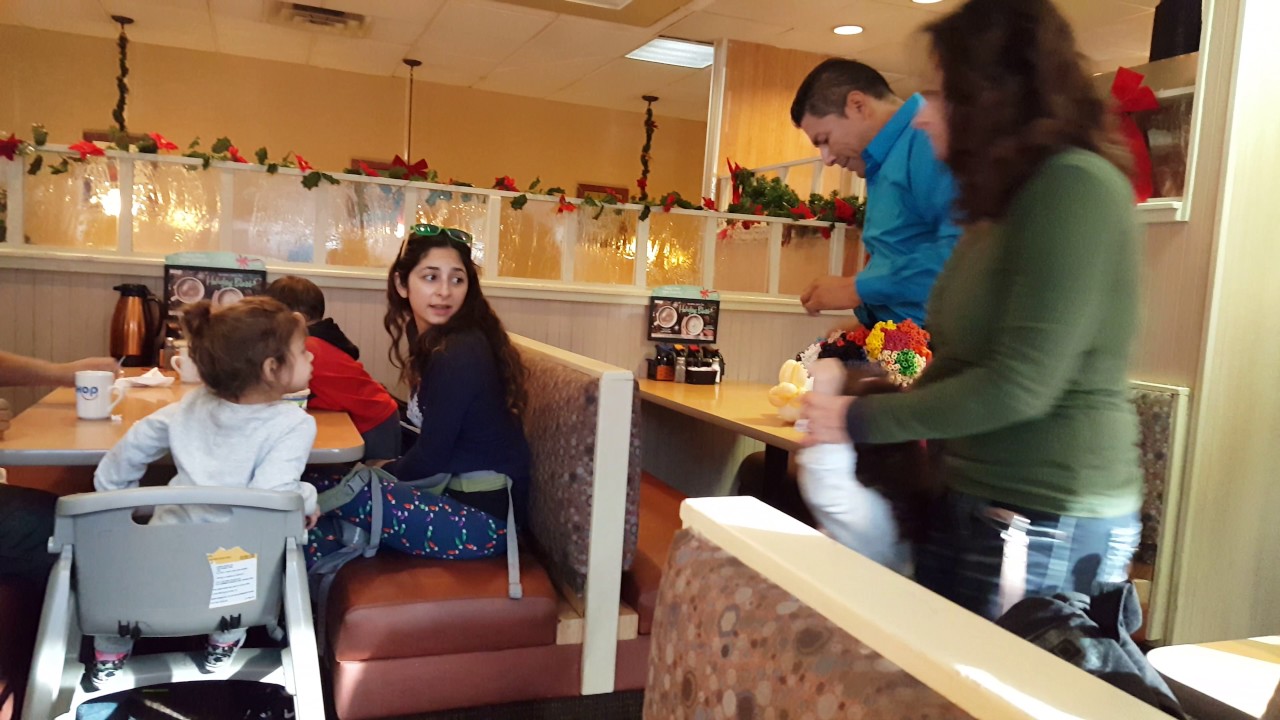 Balloon Artist at IHOP Anaheim this morning