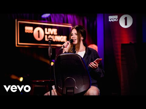 Lana Del Rey - Break Up With Your Girlfriend, I\'m Bored in the Live Lounge