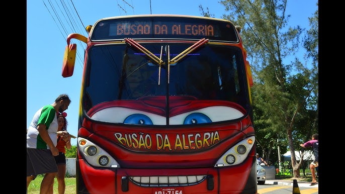 Ai você ta pedalando e aparece o busao da alegria. #campogrande #campo