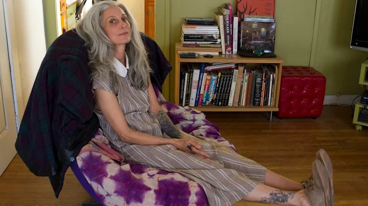 Dailies: An Ageless Enchantress with 11 Tats, 90s ...