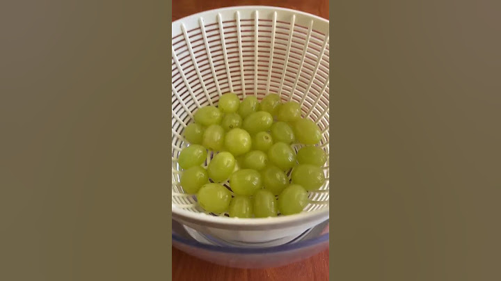 Did you know eating 12 grapes on the New Year brings you good luck? 🍇✨ #newyearseve #happynewyear