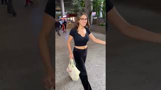 Sara Ali Khan In Hurry At The Airport