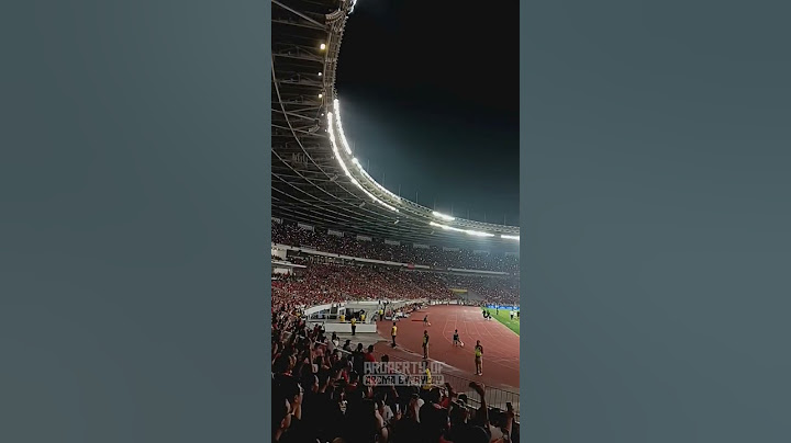 KEREN!! Koreo Flash Suporter Timnas Garuda saat laga Indonesia vs Filipina