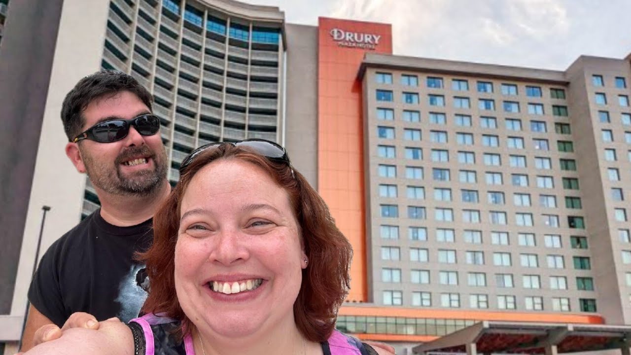 We Made It To Florida & Found An AWESOME Hotel / DRURY PLAZA HOTEL ORLANDO | Disney Springs Area