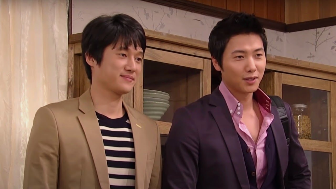 Taesub and Kyungsoo being an old married couple for (almost) 3 minutes