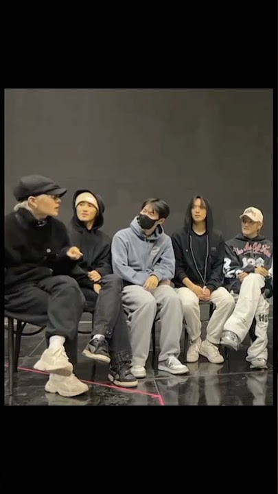 bucin mulu sampe diliatin adek bungsu 😪 #markhyuck #mark #yuta #nct