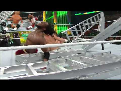 أقوى 22 ضربة قاضية قوية فوق السلالم في اتحاد WWE 