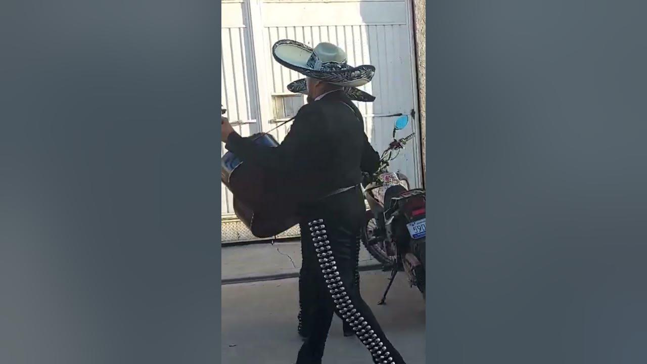Sorpresas bonitas #mariachifiestademexico #cumpleañosmariachifiestademexico #serenata