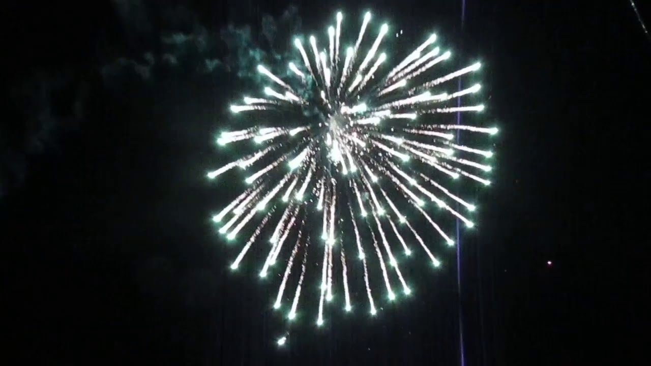 MUM GREEN BALL HEAD ROCKET #EpicFireworks fireworks pizza