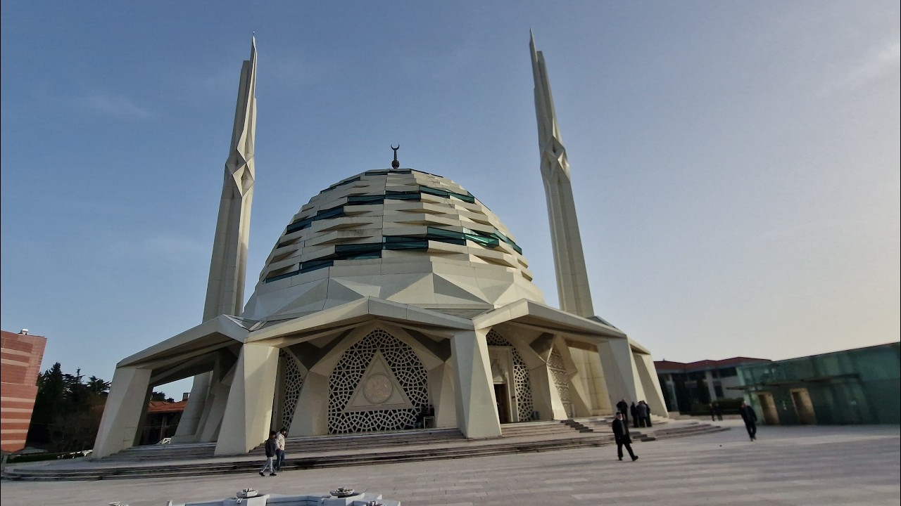 İlahiyat Fakültesi Camii