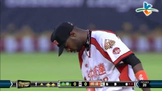 20140606-2 爆米花 合庫vs威達 1上 路易士中間方向穿越安打搭配打跑戰術 合庫攻佔一三壘