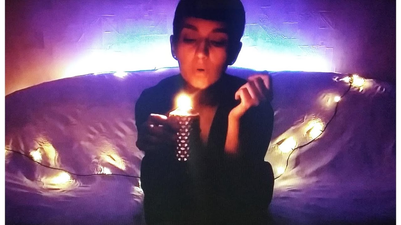 🐭🎧👐📚 📖 Flipping pages of a magazine•No speaking ASMR 🛏🕯🌒😪 💋❤