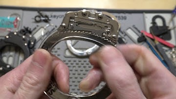 (341) How Handcuffs Work & How to Pick Them